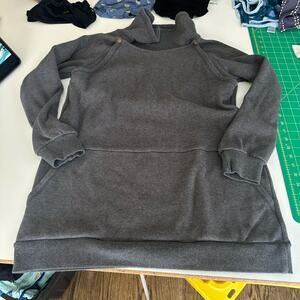 Latched Mama Babywearing pullover